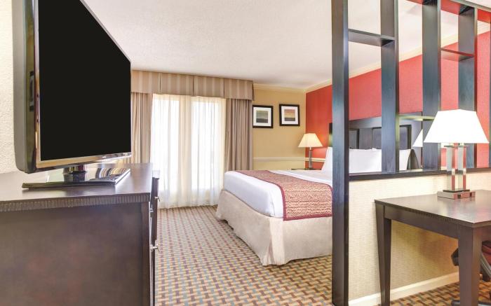 La Quinta Inn & Suites by Wyndham Atlanta Airport South