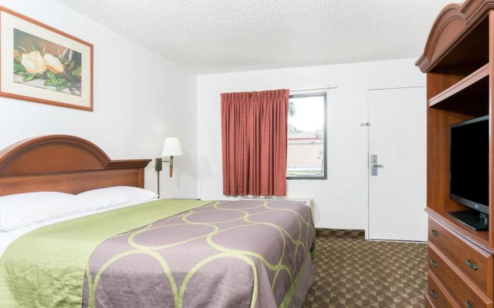 Super 8 By Wyndham Riviera Beach West Palm Beach