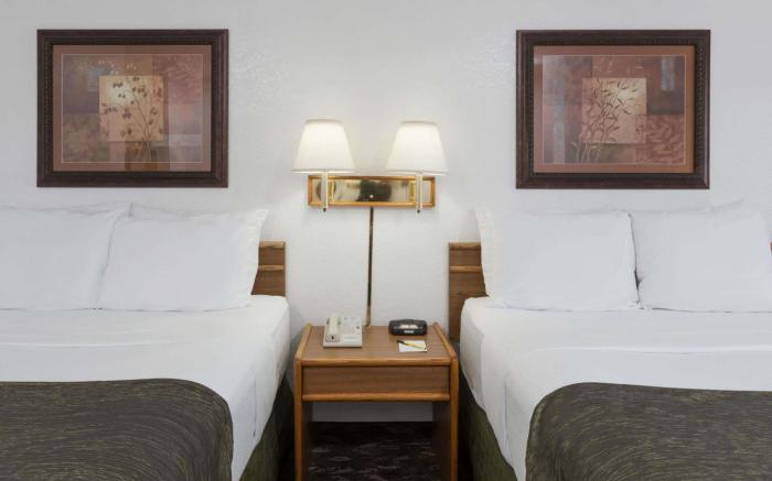 Super 8 By Wyndham Fort Bragg