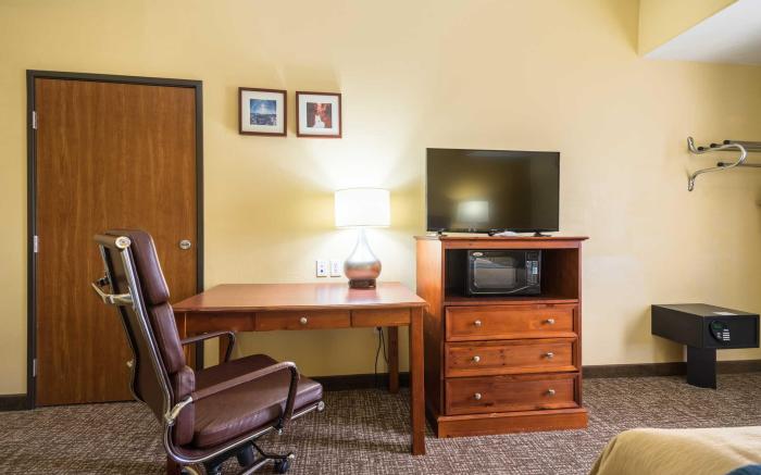 Comfort Inn & Suites