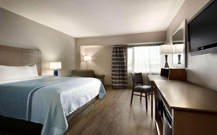 Travelodge by Wyndham Saskatoon