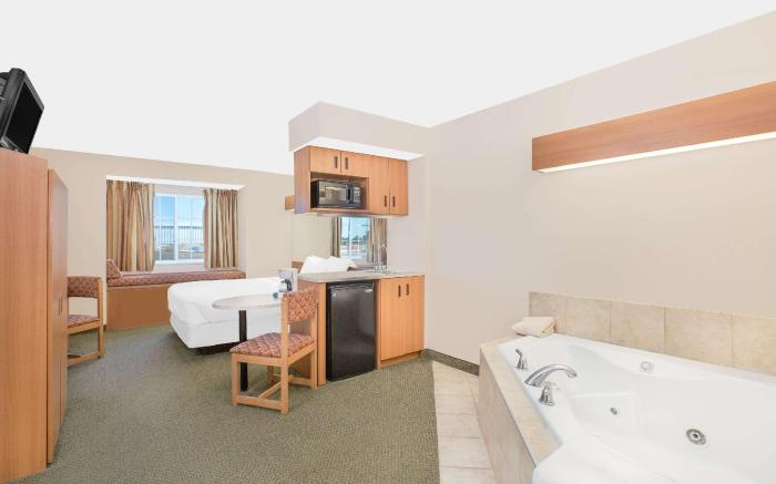 Microtel Inn & Suites by Wyndham Colfax/Newton