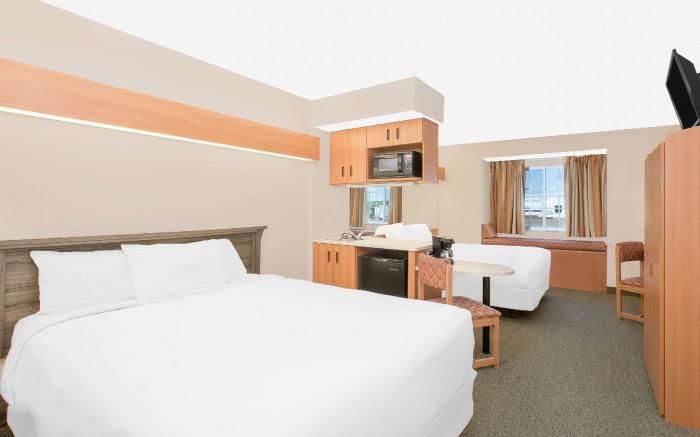 Microtel Inn & Suites by Wyndham Colfax/Newton