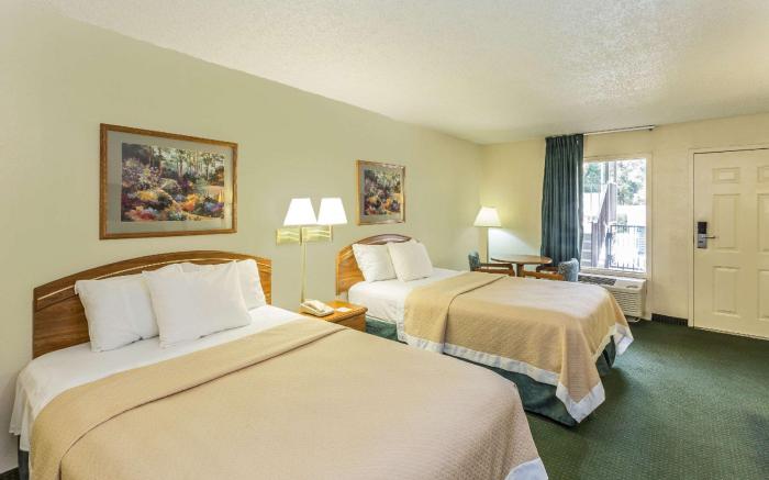 Days Inn by Wyndham Lake Park/Valdosta
