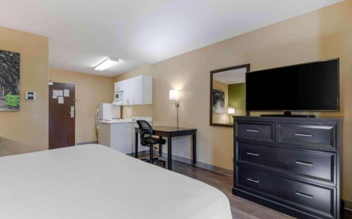 Studio 6 Extended stay Indianapolis, IN - North Carmel