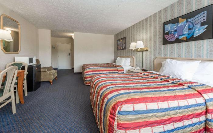 Days Inn by Wyndham Columbus IN