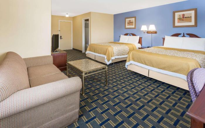 Days Inn by Wyndham Plymouth