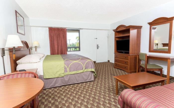 Super 8 By Wyndham Riviera Beach West Palm Beach