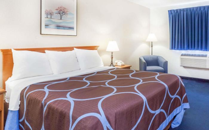 Super 8 By Wyndham Montgomery Maybrook