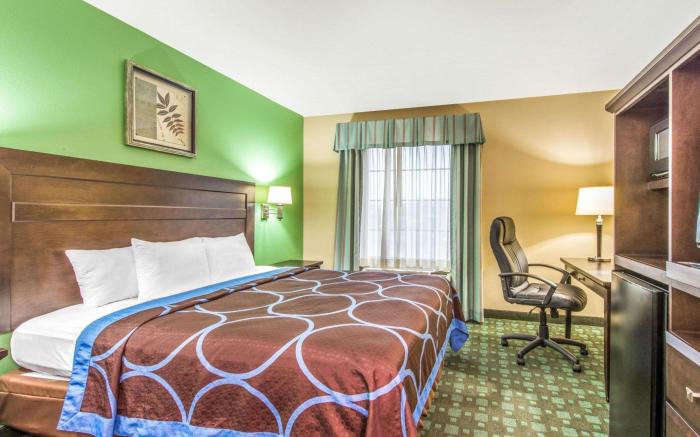 Super 8 By Wyndham Lake Charles/Sulphur