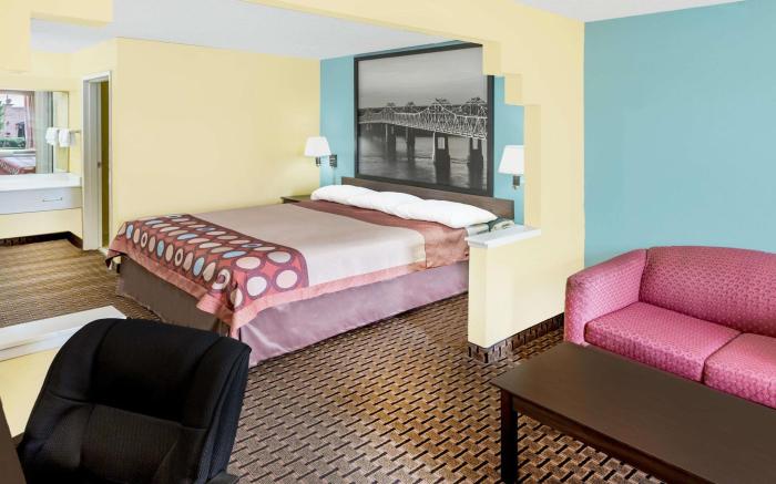 Super 8 By Wyndham Madison - Ridgeland Area