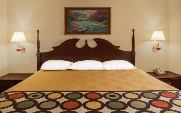 Super 8 By Wyndham Cabot