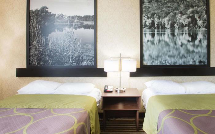 Super 8 By Wyndham Plattsburgh