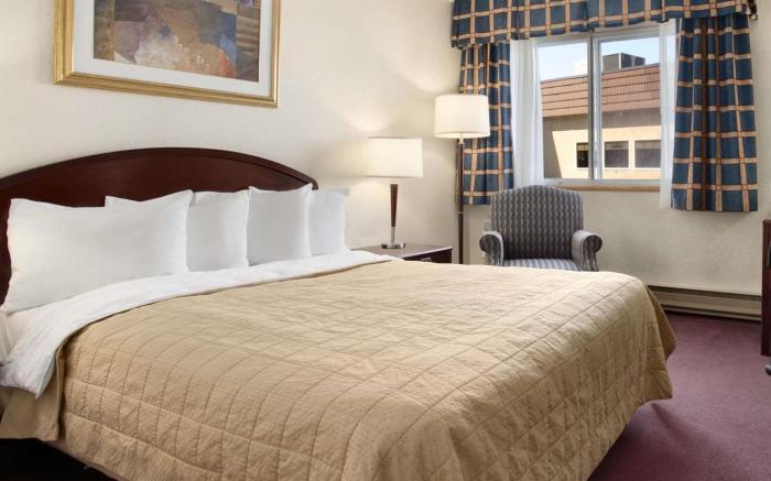 Travelodge by Wyndham Ottawa East
