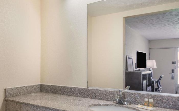 Ramada by Wyndham Lumberton
