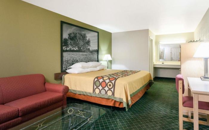 Super 8 by Wyndham Fredericksburg