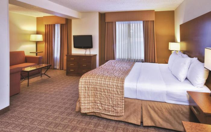 La Quinta Inn & Suites by Wyndham Danbury