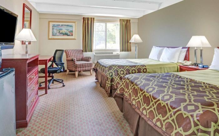 Travelodge by Wyndham Iowa City