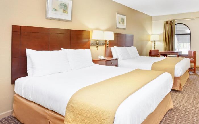 Days Inn & Suites by Wyndham Stockbridge South Atlanta