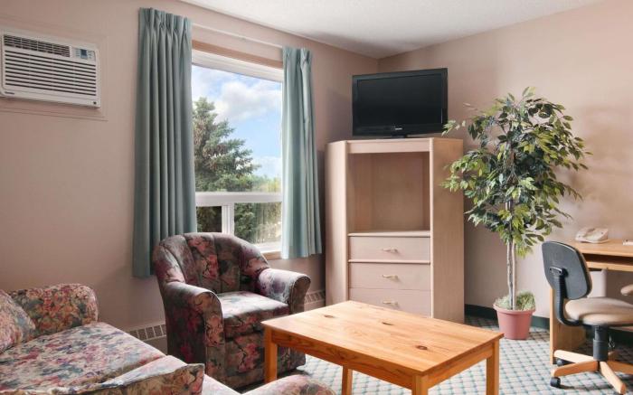 Travelodge by Wyndham Edmonton Airport