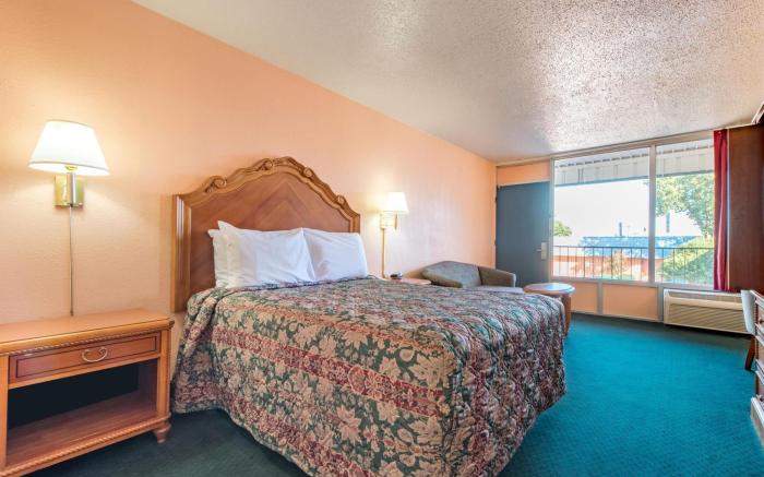 Knights Inn Lawton