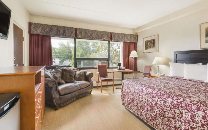 Travelodge by Wyndham Edmonton East