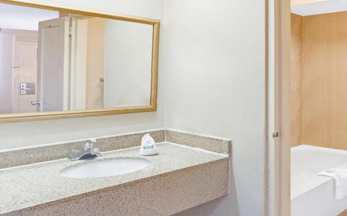 Travelodge by Wyndham Silver Spring
