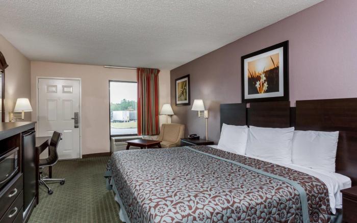 Days Inn by Wyndham Lugoff