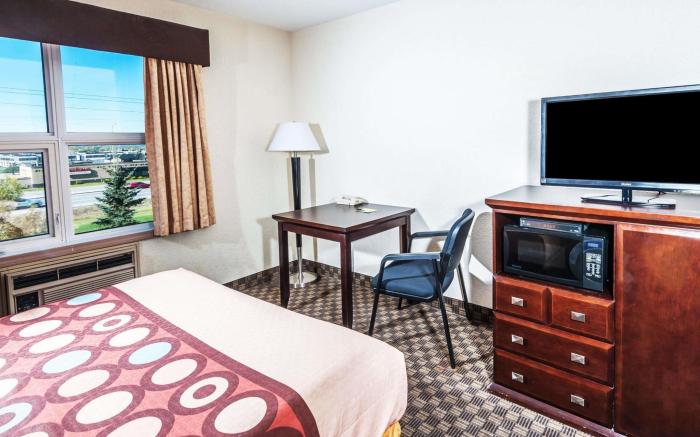 Super 8 By Wyndham Calgary/Airport