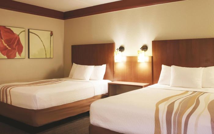 La Quinta Inn & Suites by Wyndham Atlanta Ballpark/Galleria