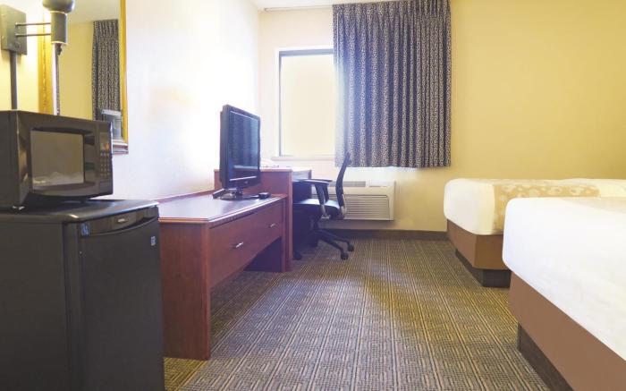 La Quinta Inn by Wyndham Milwaukee Airport / Oak Creek