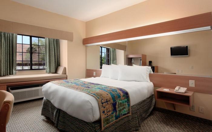 Microtel Inn & Suites by Wyndham Panama City