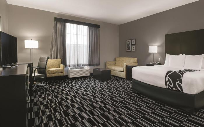 La Quinta Inn & Suites by Wyndham Fort Worth West - I-30