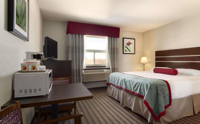 Super 8 By Wyndham Saskatoon Near Downtown