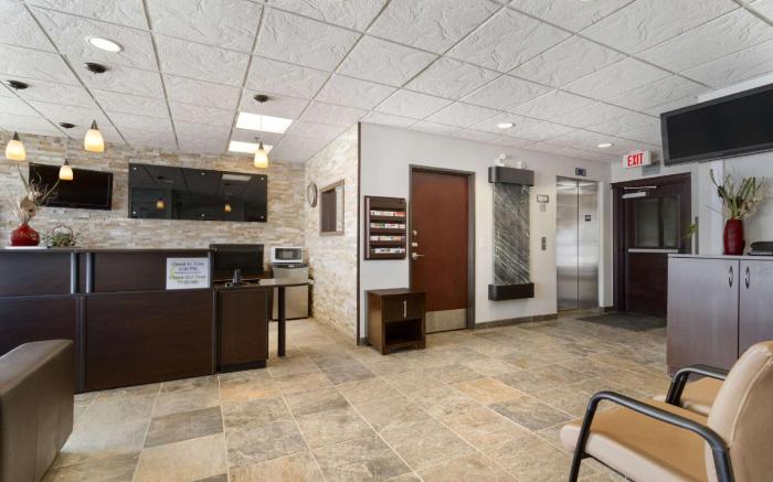 Super 8 By Wyndham Saskatoon Near Downtown