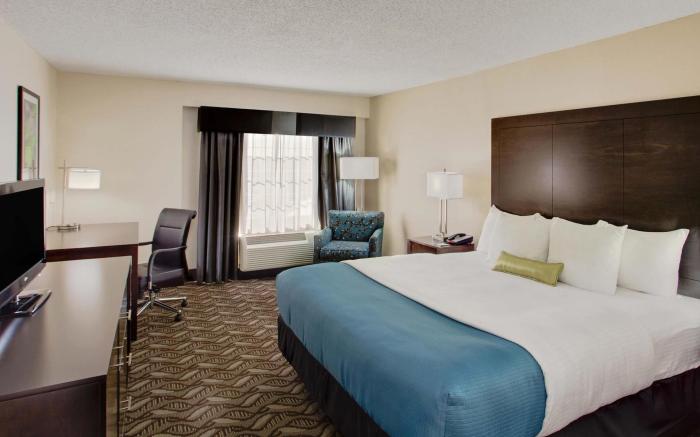 La Quinta Inn & Suites by Wyndham Springfield MA