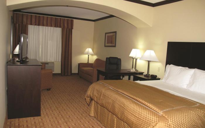 La Quinta Inn & Suites by Wyndham Ennis