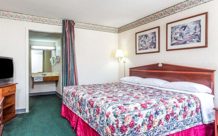Days Inn by Wyndham Cornelia