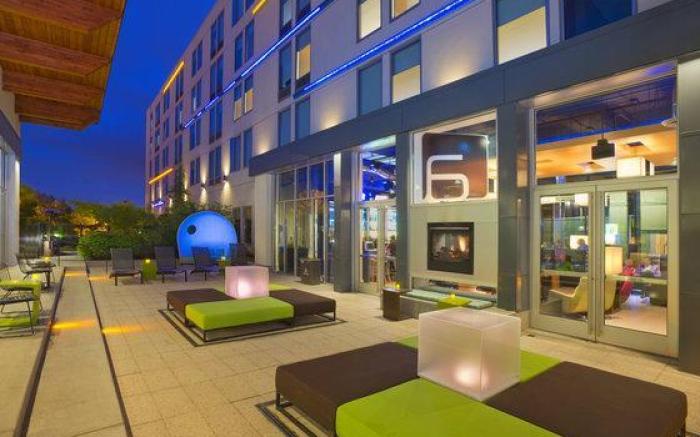 Aloft Portland Airport at Cascade Station