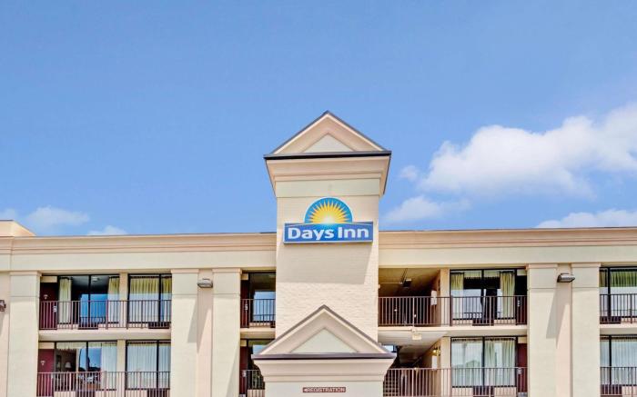 Days Inn by Wyndham Hampton Near Coliseum Convention Center
