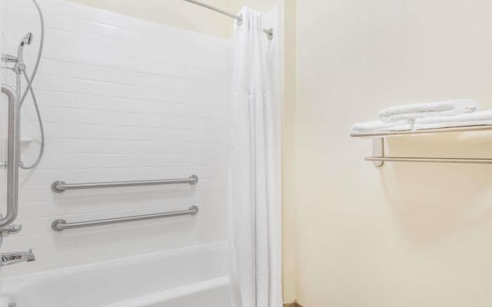 Days Inn & Suites by Wyndham Katy