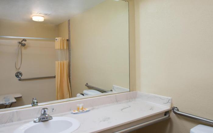 Days Inn by Wyndham Pinole Berkeley