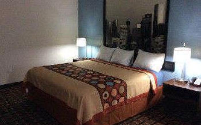 Quality Suites Houston Hobby Airport