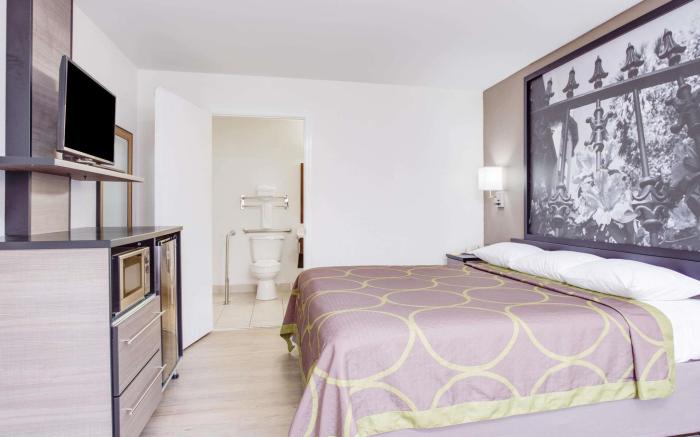 Super 8 By Wyndham Dalton