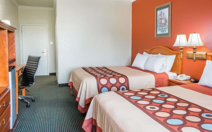Super 8 By Wyndham Brookshire Tx