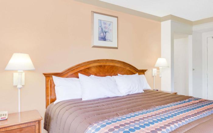 Days Inn by Wyndham Birmingham/West