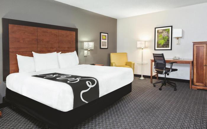 La Quinta Inn & Suites by Wyndham San Antonio Riverwalk