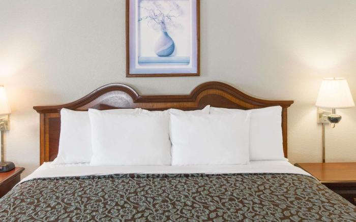 Days Inn by Wyndham West Point