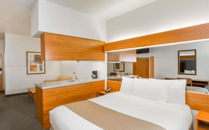 Microtel Inn & Suites by Wyndham Gulf Shores