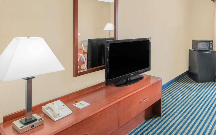 Super 8 By Wyndham Marshalltown